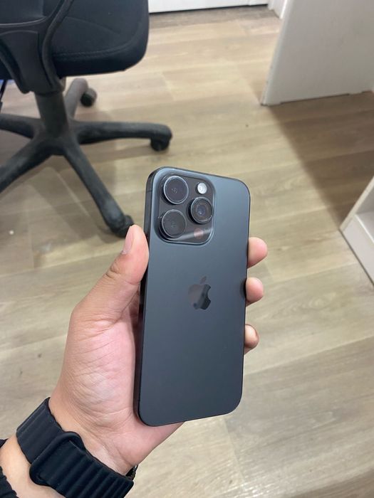 Продам айфон 15 про 128 гб