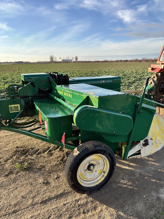 Presa John Deere 224 t ( balotiera)