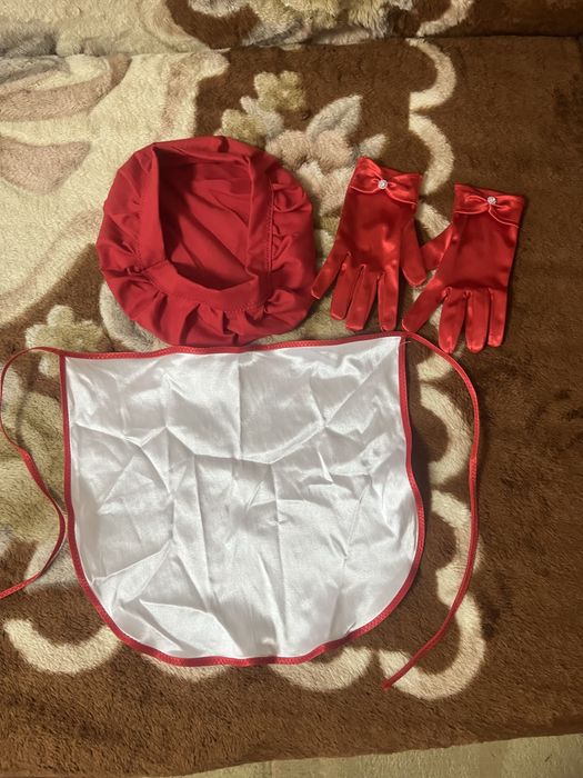 Продам берет, перчатки и фартук