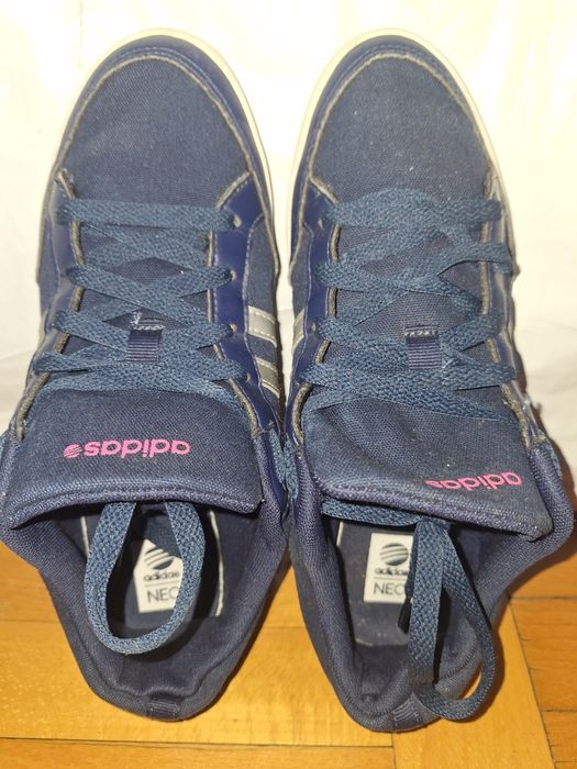adidasi adidas 40 neo ca noi cu dungi argintii