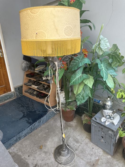 Продается антикварный светильник бу