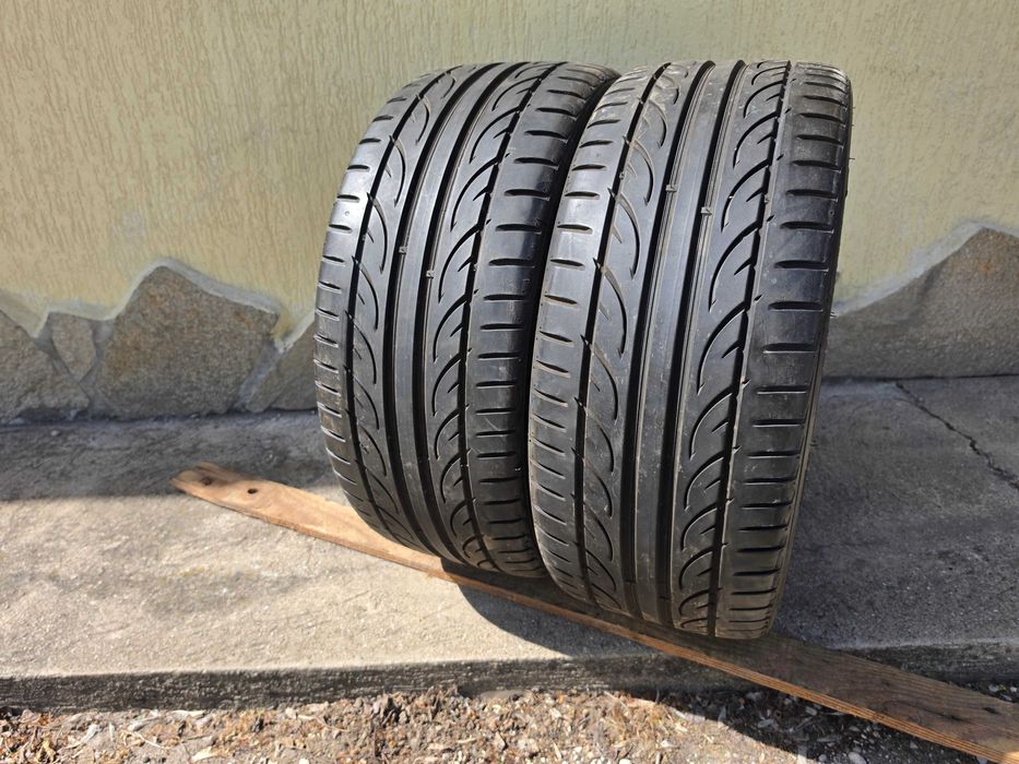 2 бр. летни гуми 225/35/19 Hankook 6 mm DOT 3419