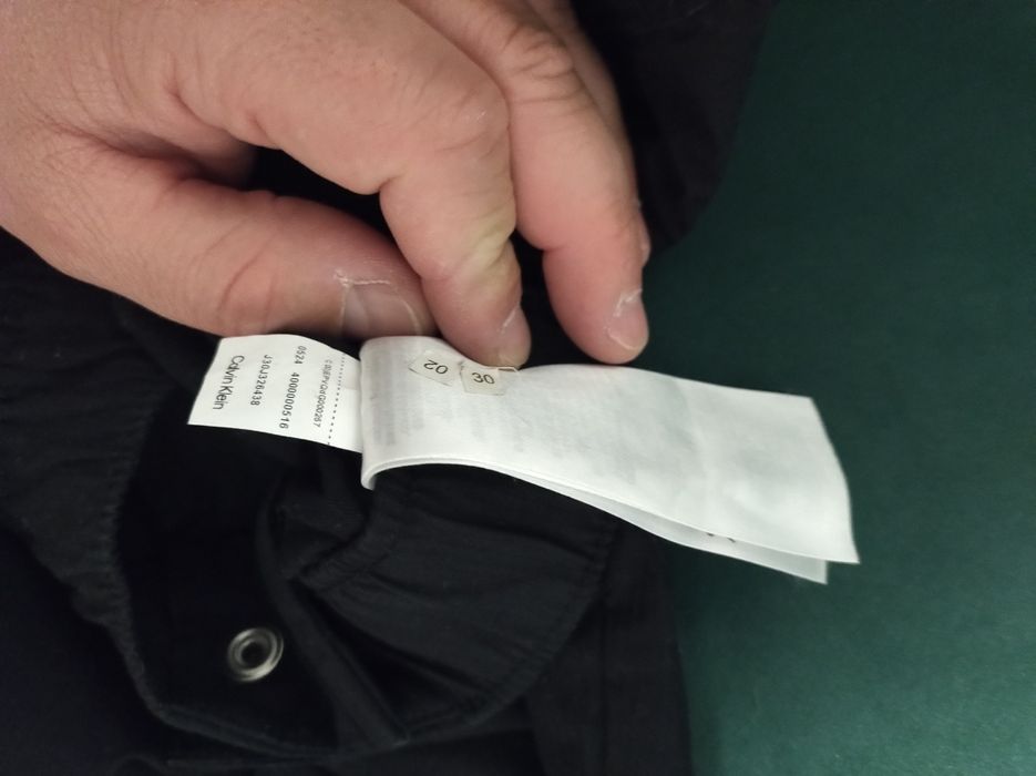 De vânzare pantaloni Calvin Klein