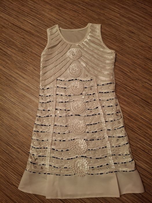 Продам платья разные