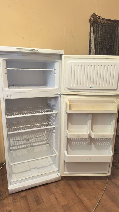 Продам Холодильник Stinol