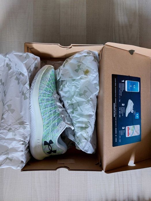 Under Armour UA FLOW Velociti Wind 2, marime 43, conexiune bluetooth