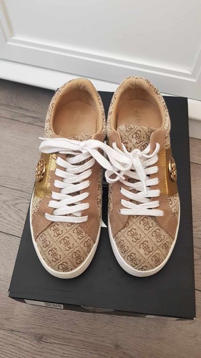 Guess &Desa 40N,в отлично състояние