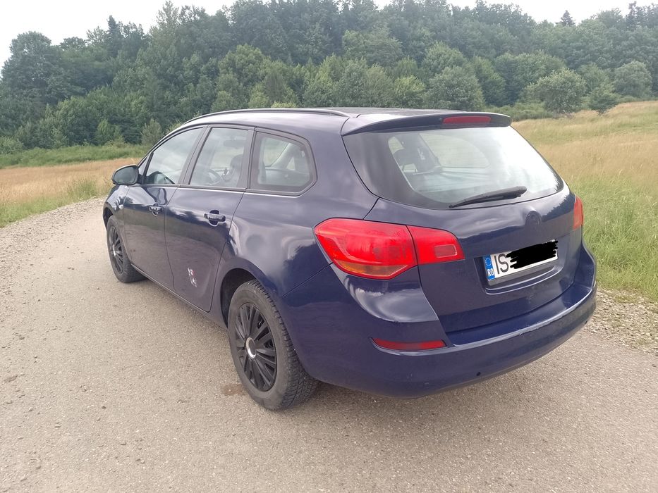 Opel Astra J - 2012