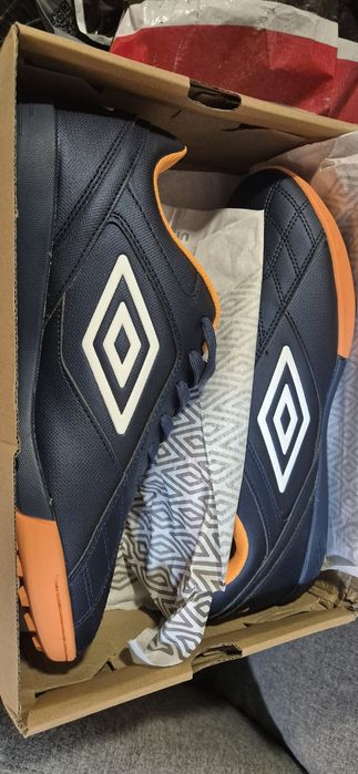 Umbro Flag TF – мъжки спортни обувки, номер 43, нови