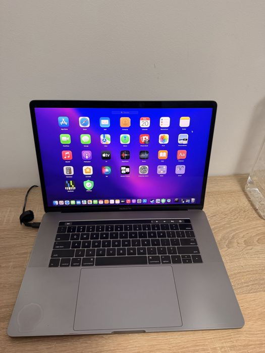 Mcbook Pro 15 16 gb ram 512 gb