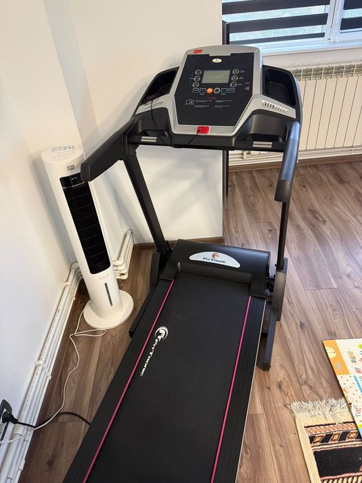 Bandă de alergare electrică FitTronic D100 – pliabilă