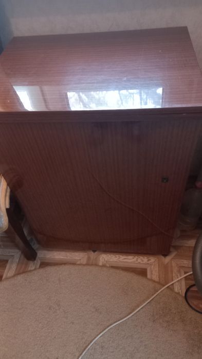 Швейная машинка Чайка 142 М вхорошем состоянии кабинкаа142М