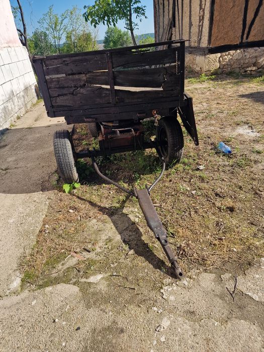 Продавам ремърке за трактор много здраво