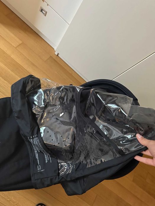 Cybex Mios Lux Platinum бебешко кошче с дъждобран- черно