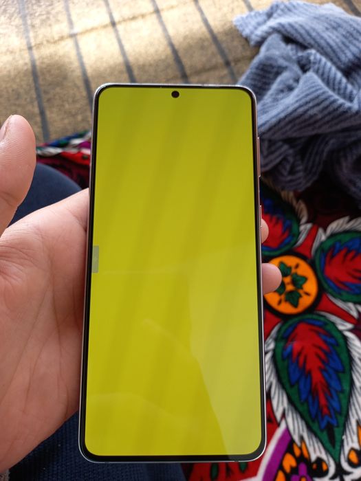 Samsung s21 plus  ideal