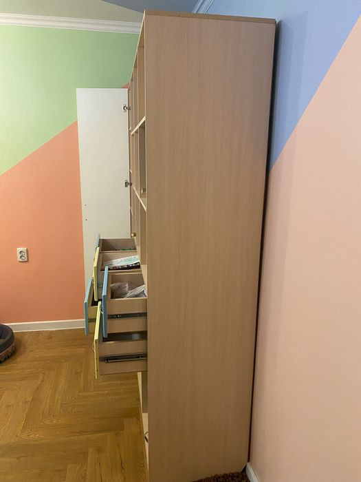 Детская мебель стол, кровать, шкаф