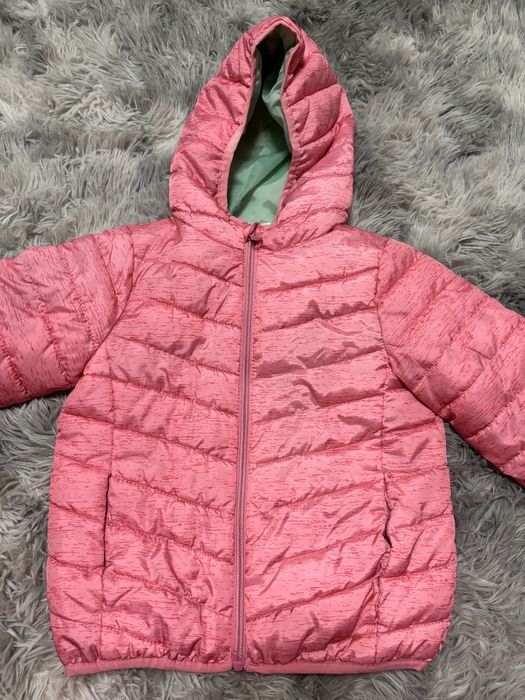 Geaca marimea 98 merge mai mult in state foarte buna