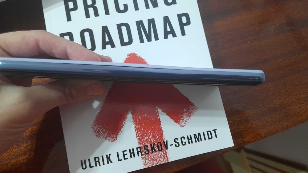 Продаётся Самсунг А 52 в идеальном состоянии.Имеется кoробка.