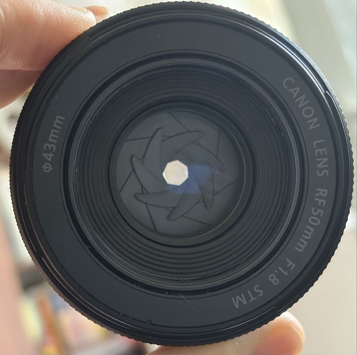 Canon RF 50mm 1.8 STM