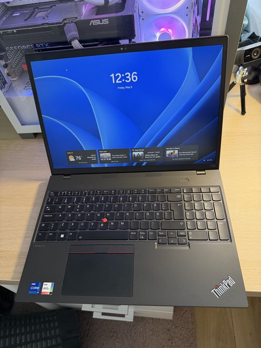 Laptop Lenovo ThinkPad P16s Gen 2 i7-1360P 16" FHD+ IPS 32GB RAM DDR5 512GB SSD
