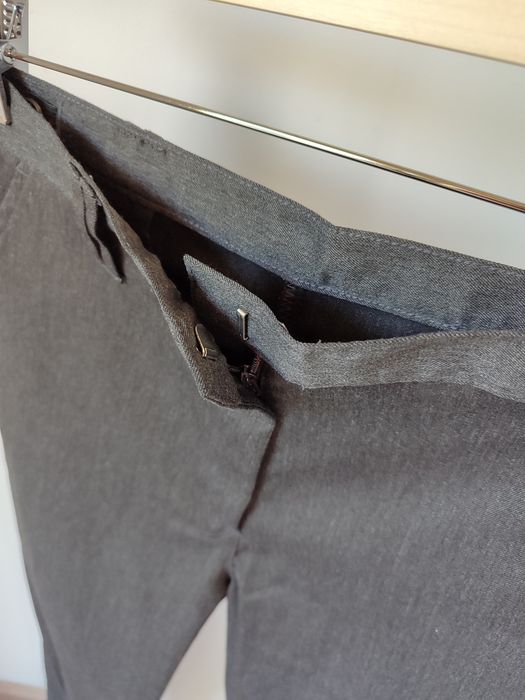 NOU Pantaloni gri, stofa, 12-13 ani
