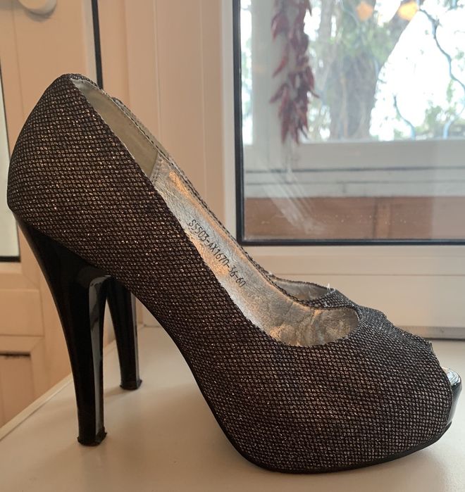 Продам туфли с открытом носком недорого