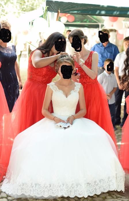 Rochie mireasa model deosebit