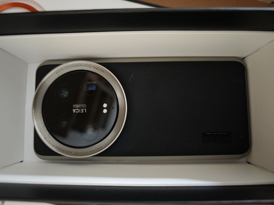 Xiaomi 14 Ultra (+photography kit +wireless charger)