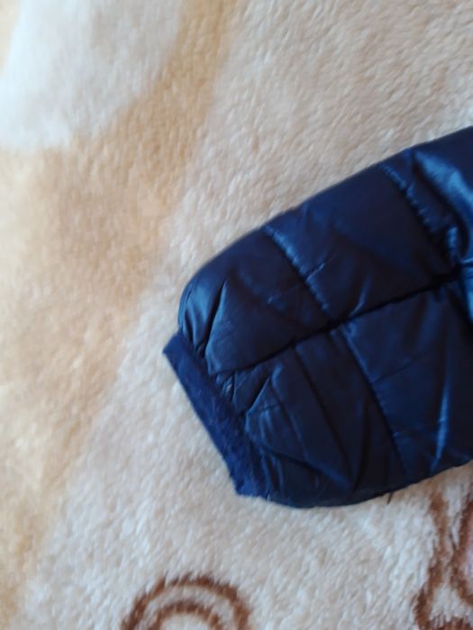 Продавам детско яке Benetton