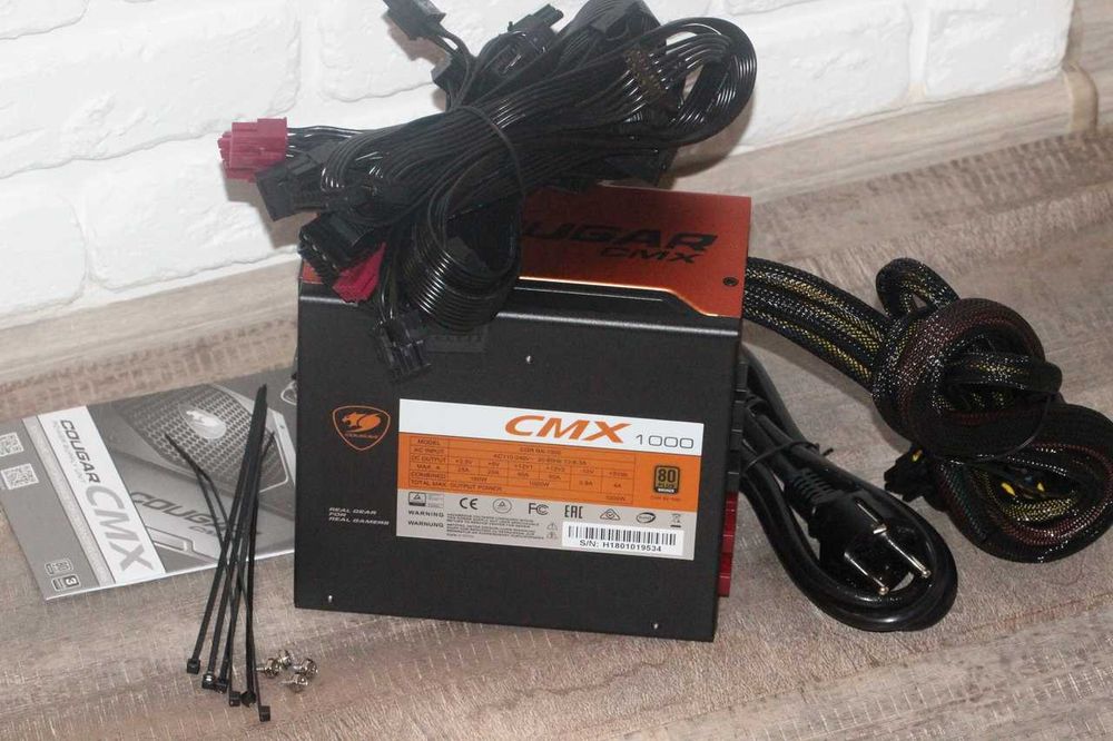 COUGAR 1000W блок питания в идеальном состоянии.