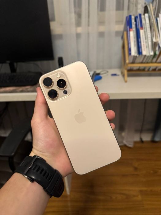 Продам IPhone 16 pro max 256gb