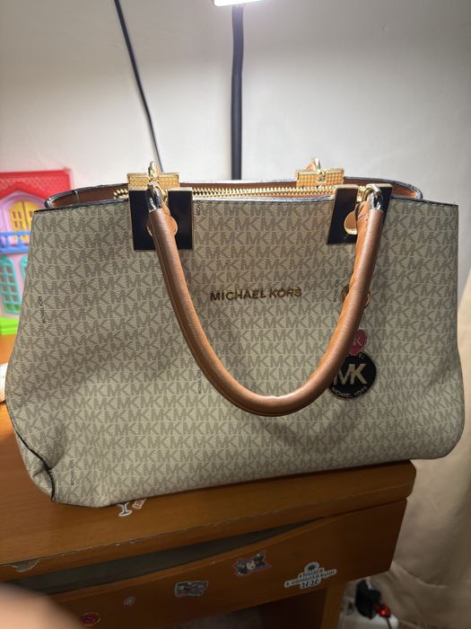 Продам сумочка от Michael Kors