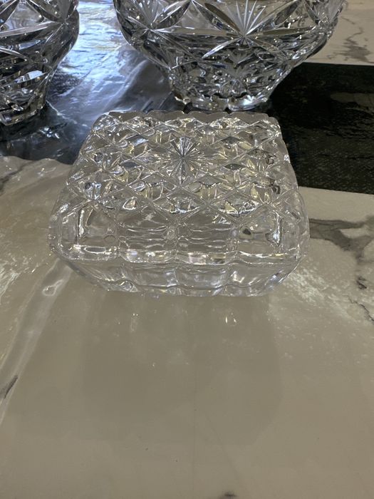 Продам хрустальную шкатулку