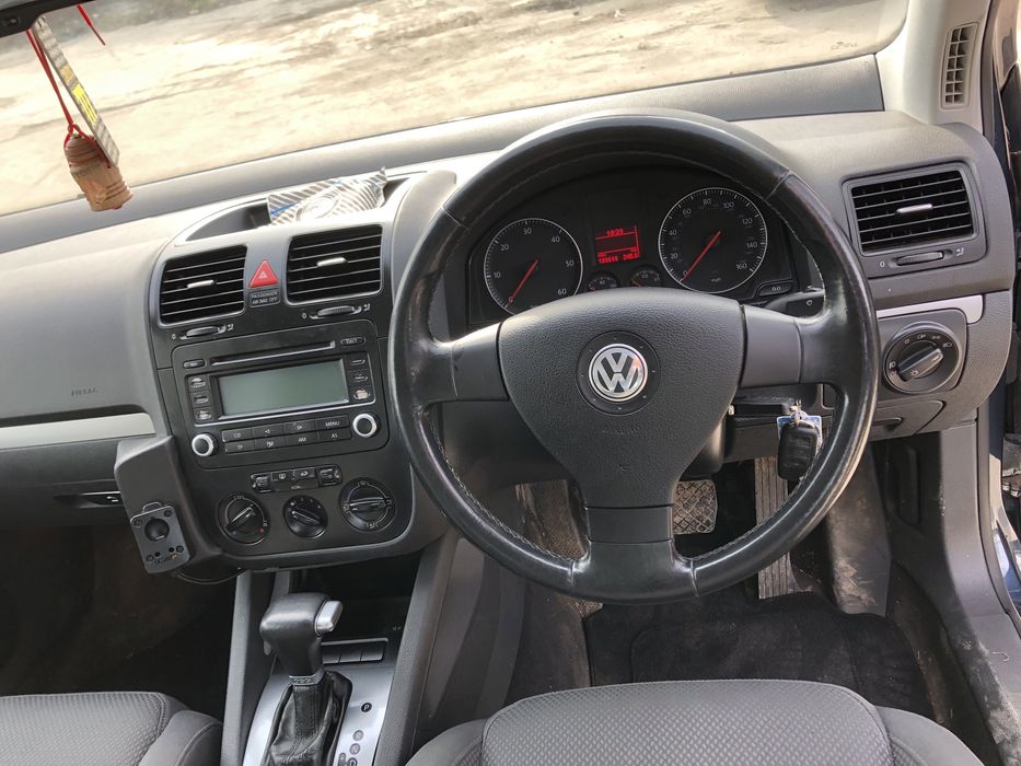 Фолксваген Голф 5 2005г 140кс 90кс/ VW Golf 5 2.0TDI DSG 1.4fsi