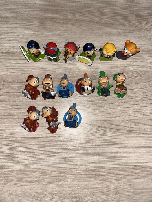 Киндер игрушки веселый класс