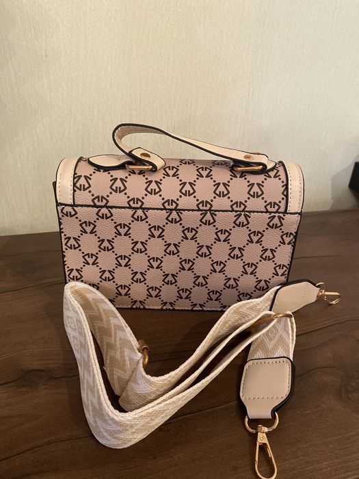 женская сумка белая