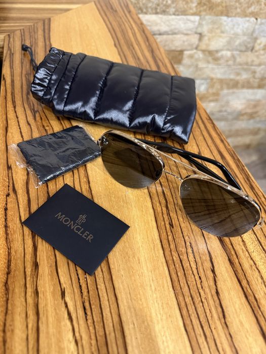 Слънчеви очила Moncler