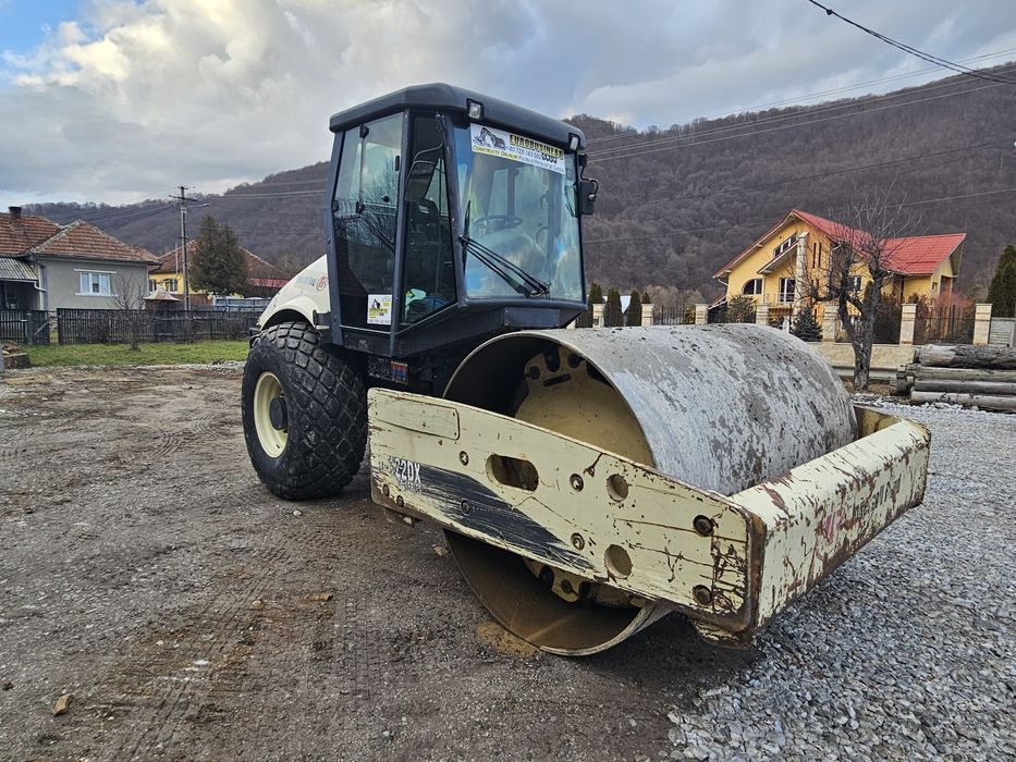 Vând cilindru compactor ABG VOLVO Ingersoll Rand 14 tone an 2008
