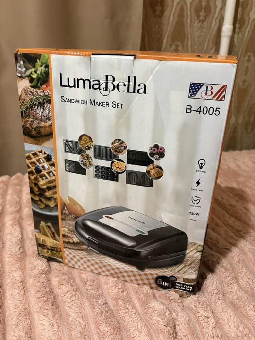 Вафельница со сменными насадками