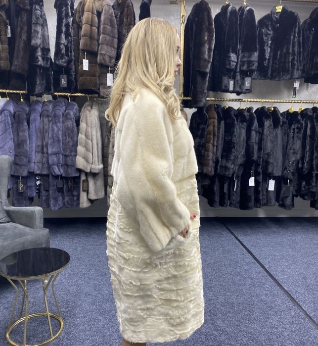 Шуба с каракулем