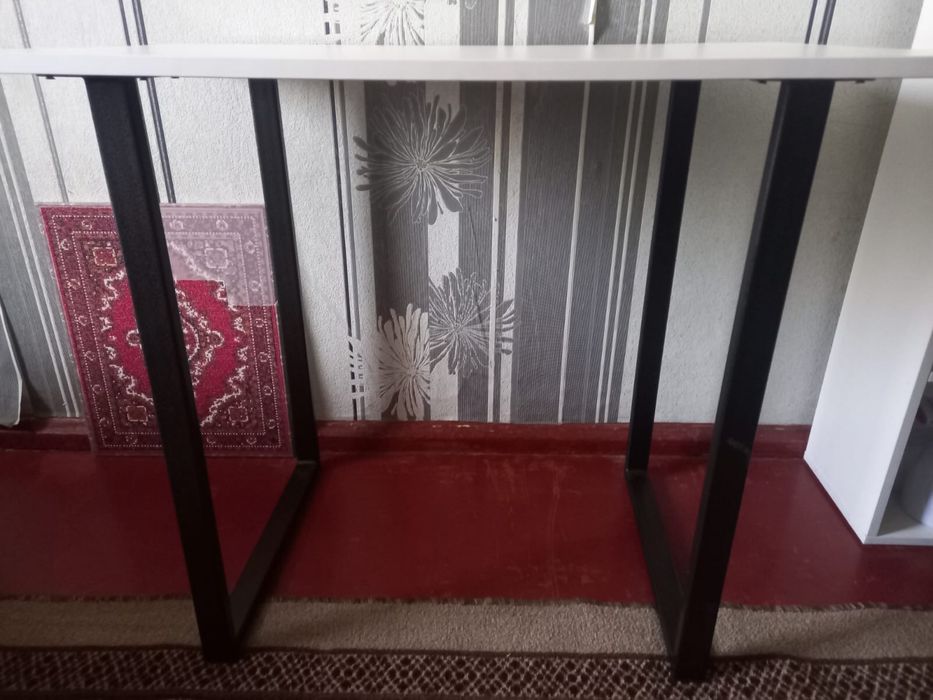 Стол белый НОВЫЙ