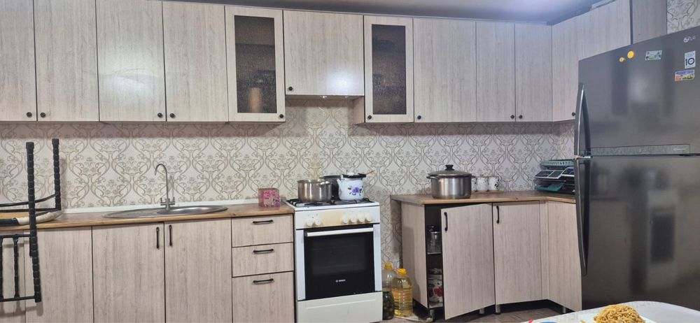 Кухон. Гарнитура