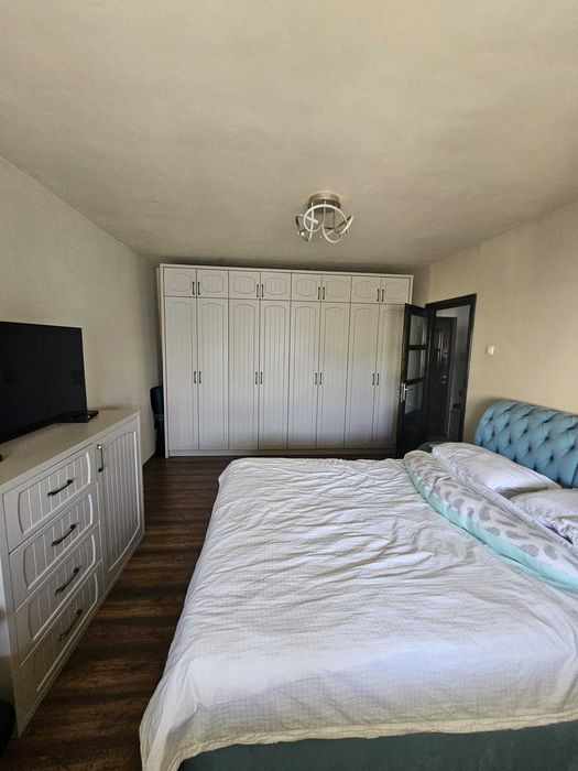 Vând apartament 2 camere decomandat zona Lipovei