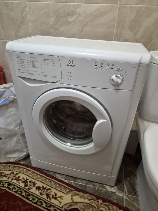 Продам стиральную машину indesit