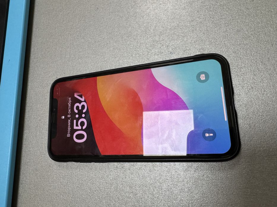 Продам iPhone Xs в хорошем состоянии.