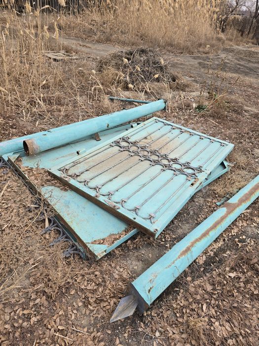 Продам ворота с калиткой.