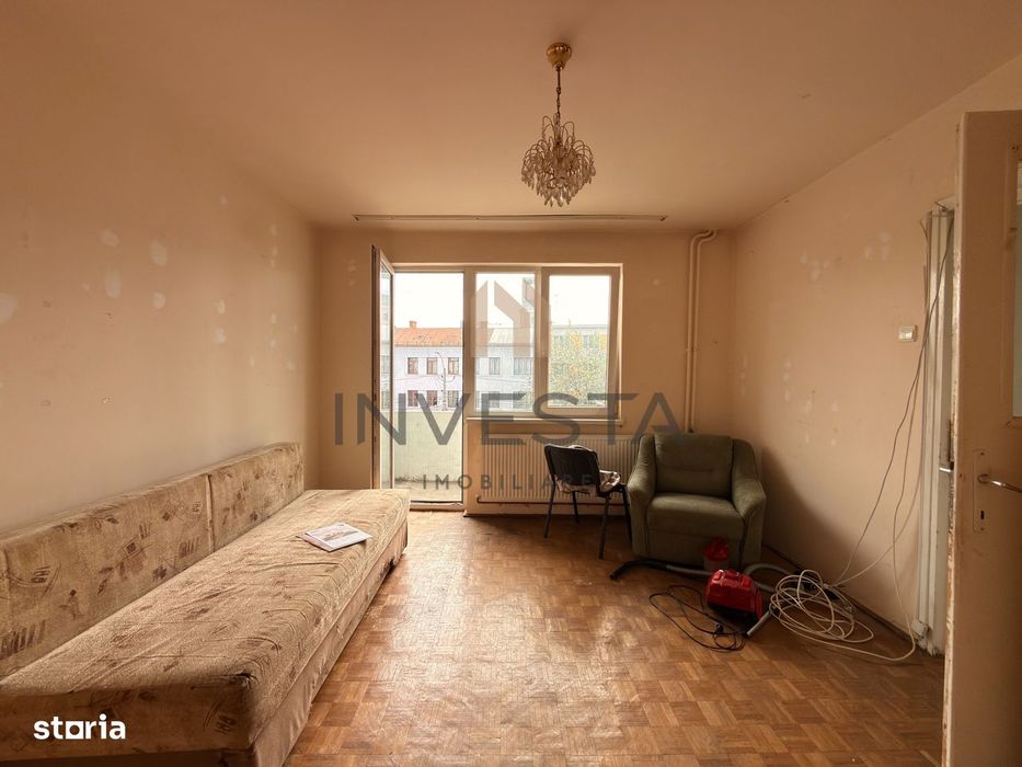 Apartament 2 camere decomandate, etaj intermediar, Piata Mihai Viteazu