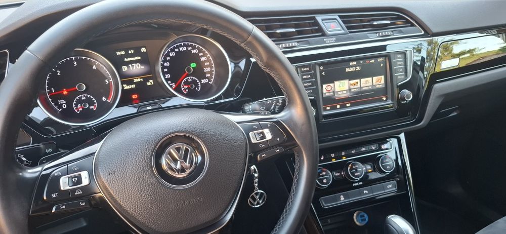 VOLKSWAGEN Touran 2016 — imagine 5