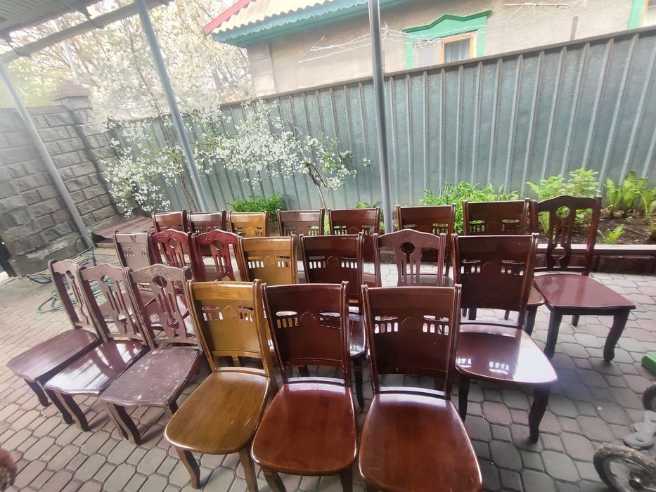 Продам стулья деревянные