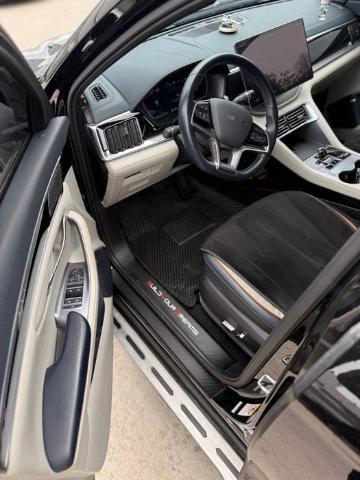 BYD Champion 2023 Qora 605 Km